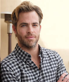 Chris Pine as Elliott